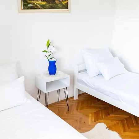 Villa Lucija *