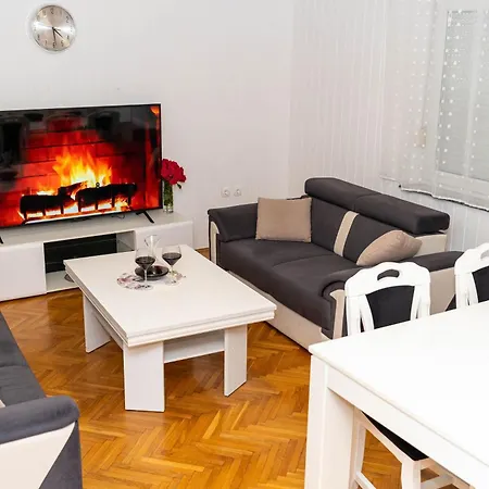 Lucija Villa *